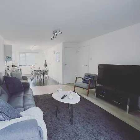 3, The Anchorage Porth Way, Porth, Newquay Tr7 3nr * Saint Columb Minor